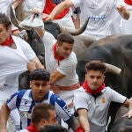 Los Miura cumplen la tradición y ponen el broche a los encierros de los Sanfermines 2025