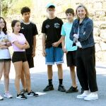 La vicepresidenta visita el campamento multiaventura en Navarredonda de Gredos