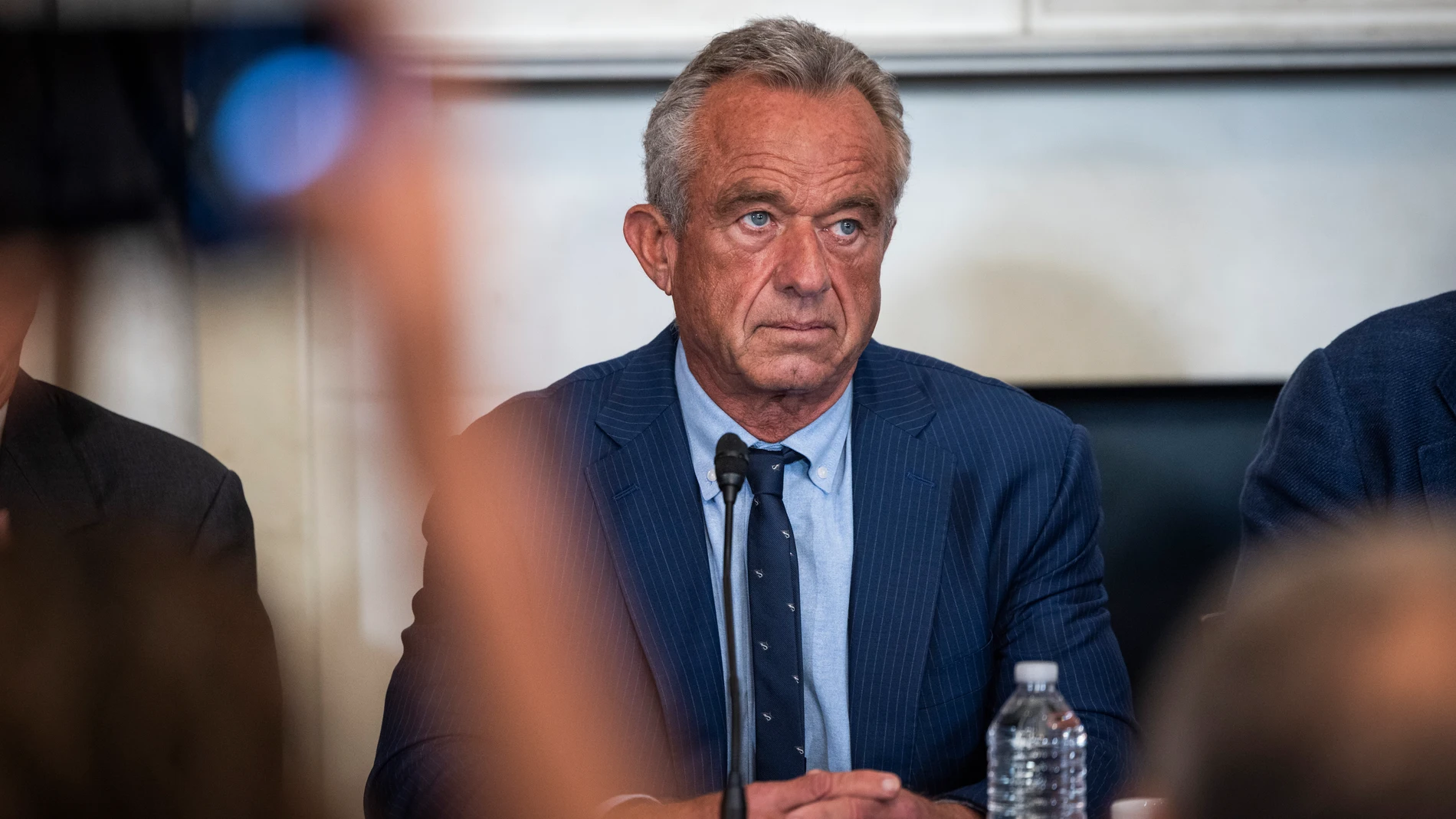 WASHINGTON (United States), 15/07/2025.- US Health and Human Services (HHS) Secretary Robert F. Kennedy Jr. speaks at a roundtable event with Department of Agriculture Secretary Brooke Rollins, Republican Senator from Kansas Roger Marshall, and members of the American agricultural industry in the US Capitol in Washington, DC, USA, 15 July 2025. Kennedy spoke about 'MAHA', his drive to 'make America healthy again'. EFE/EPA/JIM LO SCALZO