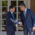 Economía.-AMP.- Sánchez y Pradales acuerdan el traspaso a Euskadi del primer bloque de la gestión de la Seguridad Social