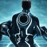 Sam Flynn, interpretado por Garrett Hedlund, ingresa al mundo digital en Tron: Legacy