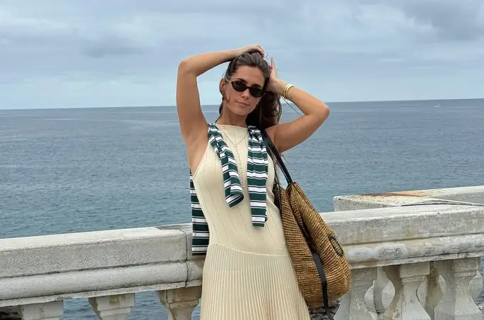 Las chicas pijas de Madrid llevan los pantalones blancos en otoño como María Pombo Las chicas pijas de Madrid llevan los pantalones blancos en otoño como María Pombo