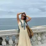 María Pombo con vestido de Mango.