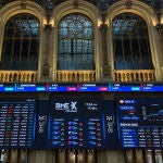 La Bolsa española pierde un 1,15 % y baja de 13.900 puntos tras el repunte del IPC de EEUU