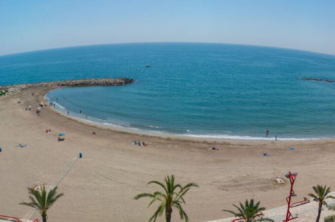 Cierran la playa del Fortí en Vinaròs (Castellón) por posible presencia de hidrocarburos