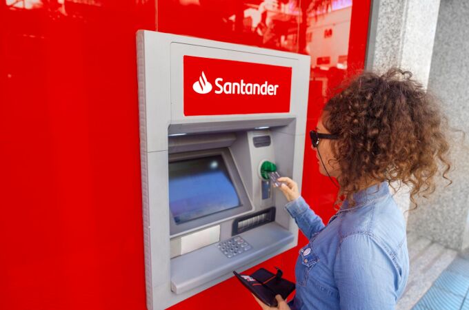 Santander, primera empresa del IBEX en lograr el certificado de accesibilidad 360º de AENOR