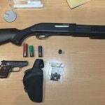 Sucesos.- Detenido en Palma por amenazar con una escopeta simulada a una camarera que se negó a servirle más alcohol