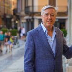 Alejandro G. Roemmers firma 'El misterio del último Stradivarius', el último libro que leyó y prologó Mario Vargas Llosa