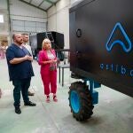 Leticia García durante su visita a la empresa Astibot