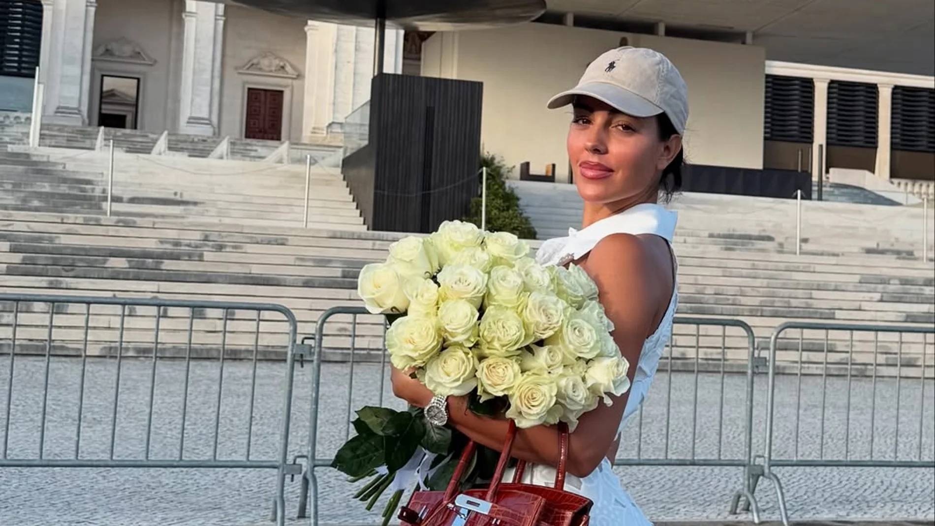 Georgina Rodríguez y su look en Fátima.