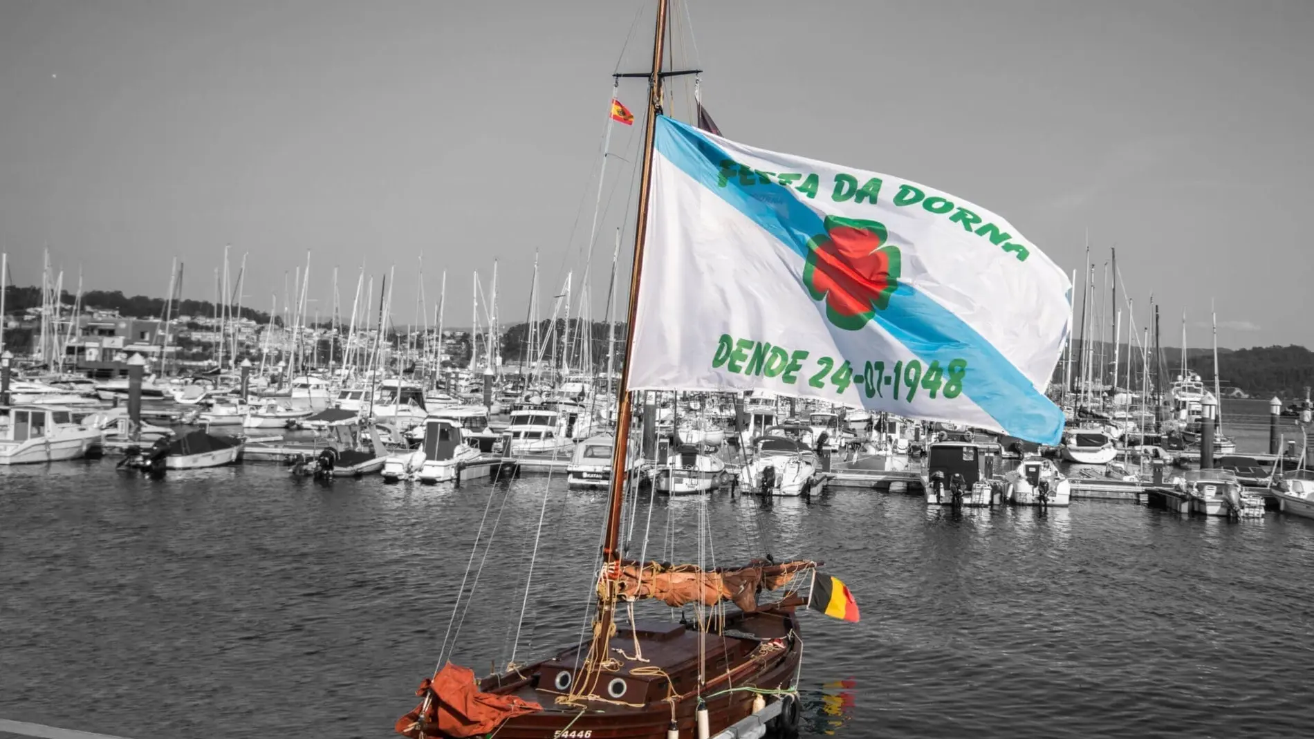 Humor, tradición marinera y desparrame: así es el icónica fiesta de la Dorna de Ribeira