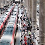 MADRID.-Los trenes AVE en Atocha se demoran unos 15 minutos por una incidencia en la señalización
