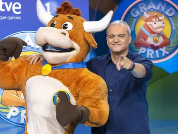 Ramón García y la vaquilla del 'Grand Prix' Ramón García y la vaquilla del 'Grand Prix'