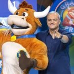 Ramón García y la vaquilla del 'Grand Prix'