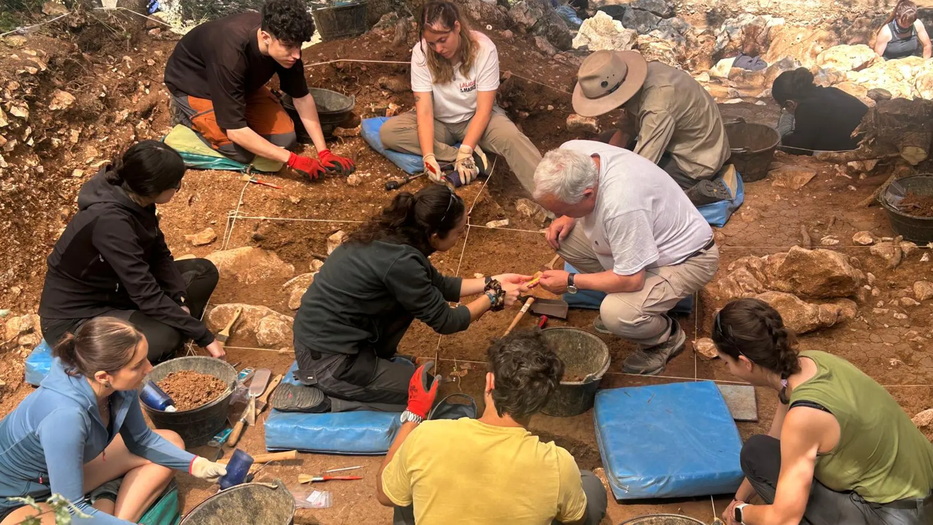 Santonja visita el yacimiento de Atapuerca