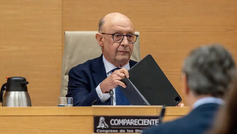 Montoro se enfrentó al ministro Soria para defender a empresas con las que tenía relación, según el sumario