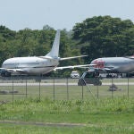 'Aviones transportan migrantes venezolanos desde El Salvador a Venezuela