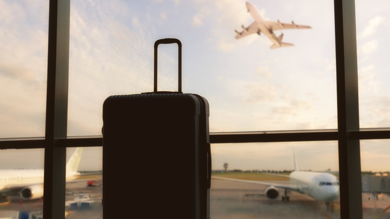 El cabreo de un turista que volaba a España: la aerolínea le obligó a medir su equipaje de mano cuatro veces