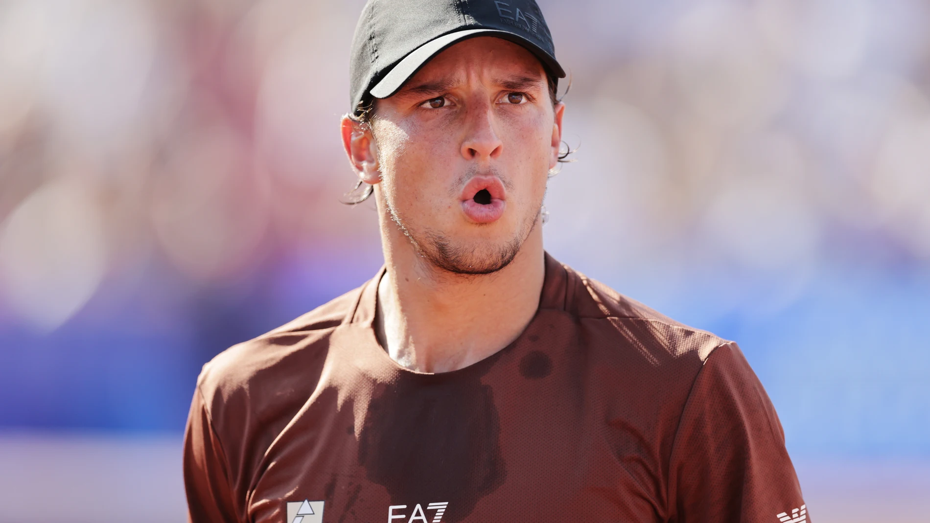 BASTAD (Sweden), 19/07/2025.- Luciano Darderi of Italy in action during the semifinal match against Francisco Cerundolo of Argentinad at the Nordea Open tennis tournament in Bastad, Sweden, 19 July 2025. (Tenis, Italia, Suecia) EFE/EPA/Björn Larsson Rosvall SWEDEN OUT