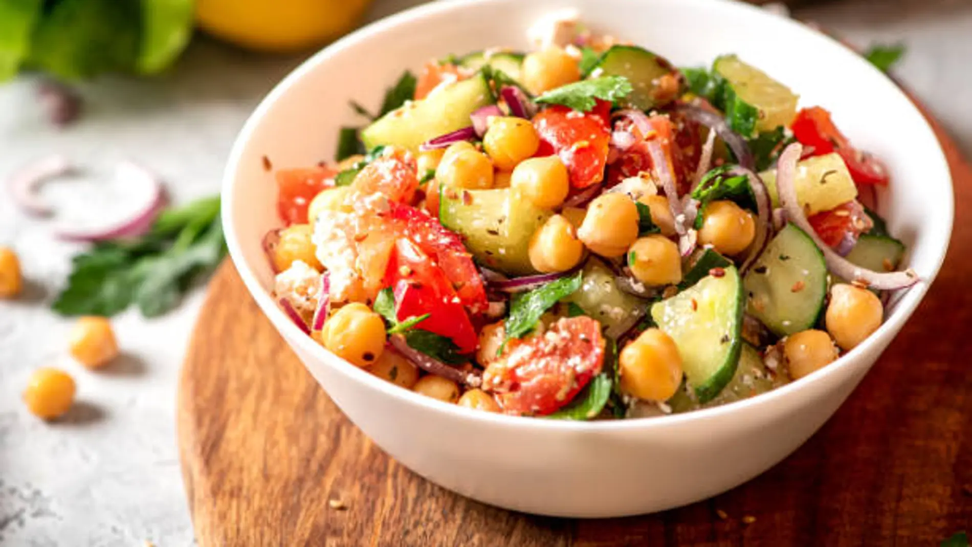 Imagen de archivo de una ensalada de verano