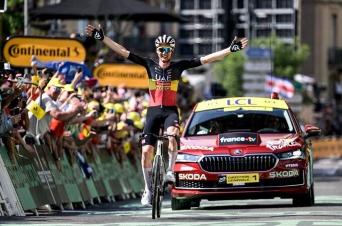 Ciclismo/Tour.- Wellens manda en solitario en Carcassonne y confirma el dominio del UAE de Pogacar