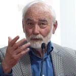 Juan Pedro Aparicio cierra este lunes la celebración del cuarto aniversario de la Biblioteca del Concejo de Villamartín del Sil (León)