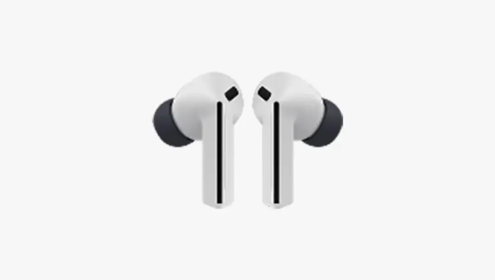 Los nuevos Samsung Galaxy Buds 3 FE en el característico color blanco de los auriculares de la marca