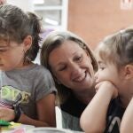 La vicepresidenta y consejera de Familia e Igualdad de Oportunidades, Isabel Blanco, visita a los participantes del programa 'Conciliamos verano 2025'