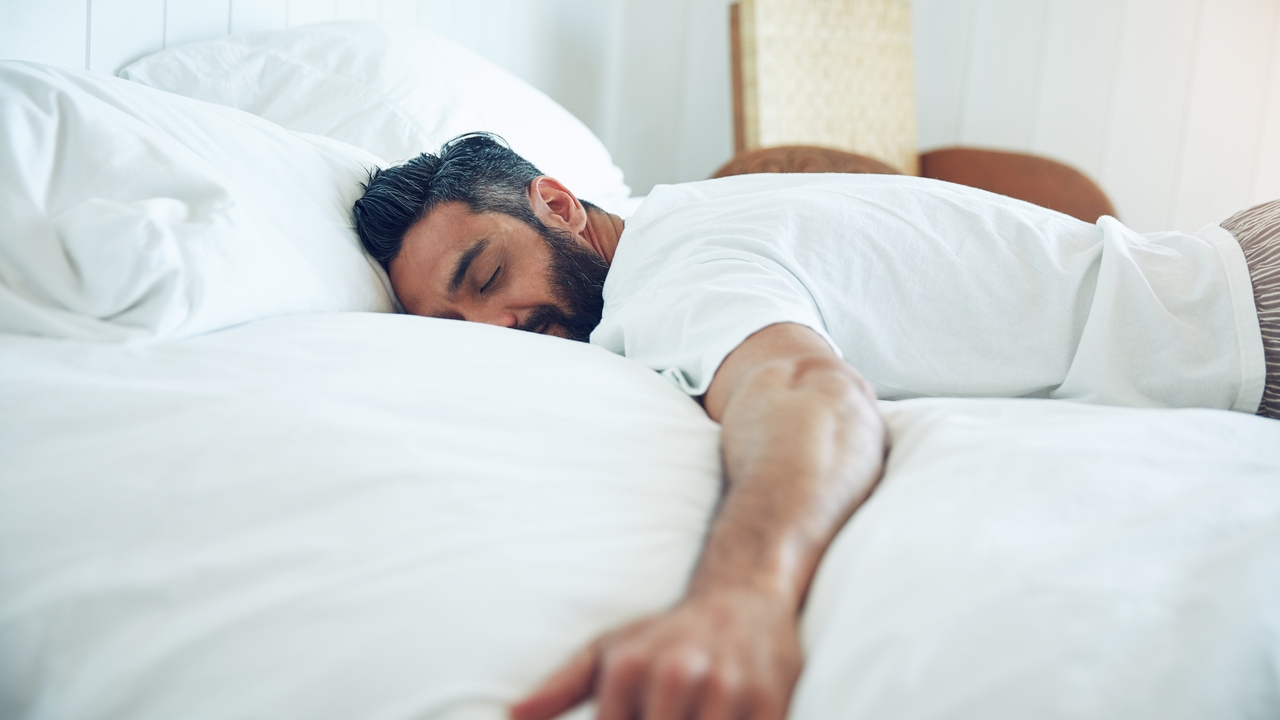 Cómo tener un sueño reparador: un experto recomienda estos cuatro ejercicios antes de dormir