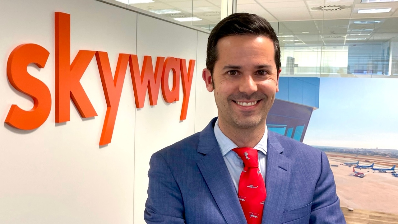 Miguel Villegas: "Se calcula que en el mundo podrían faltar más de 100.000 controladores aéreos"