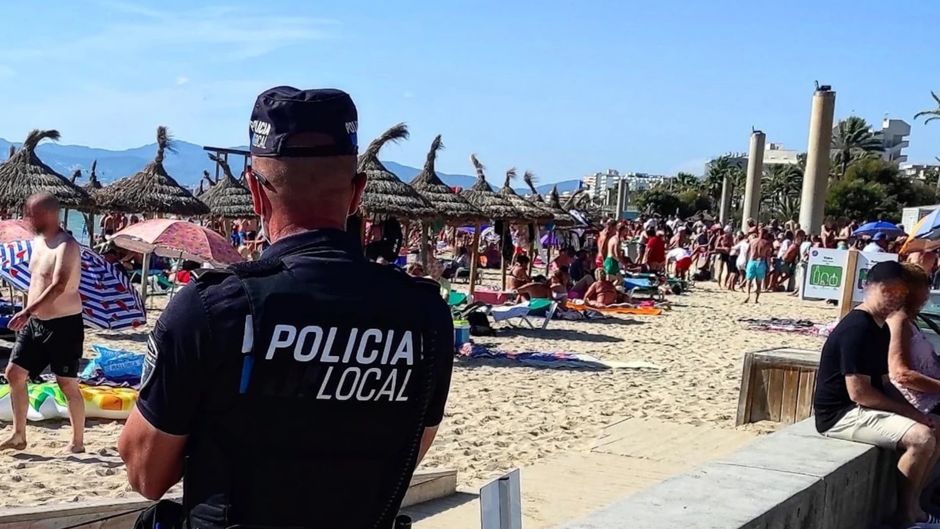 Sucesos.- AMP.- Herida en la pierna una anciana por el mordisco de un animal marino en la Playa de Palma (Mallorca)