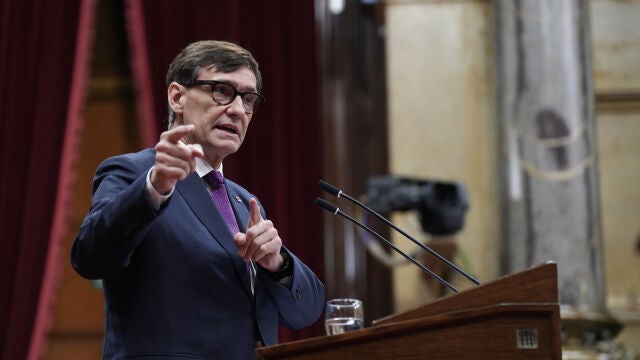 El presidente de la Generalitat, Salvador Illa, durante su intervención en la comparecencia en el Parlament para dar explicaciones sobre el caso Cerdán y su eventual afectación a Catalunya