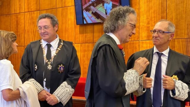 El fiscal general del Estado, Álvaro García Ortiz, y el nuevo fiscal superior del Principado de Asturias, Gabriel Bernal del Castillo.