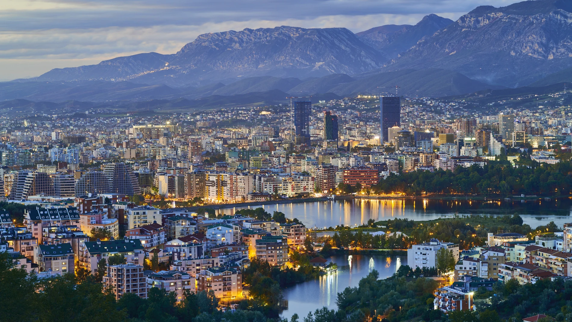 Tirana, una ciudad que no presume: discreta y distinta