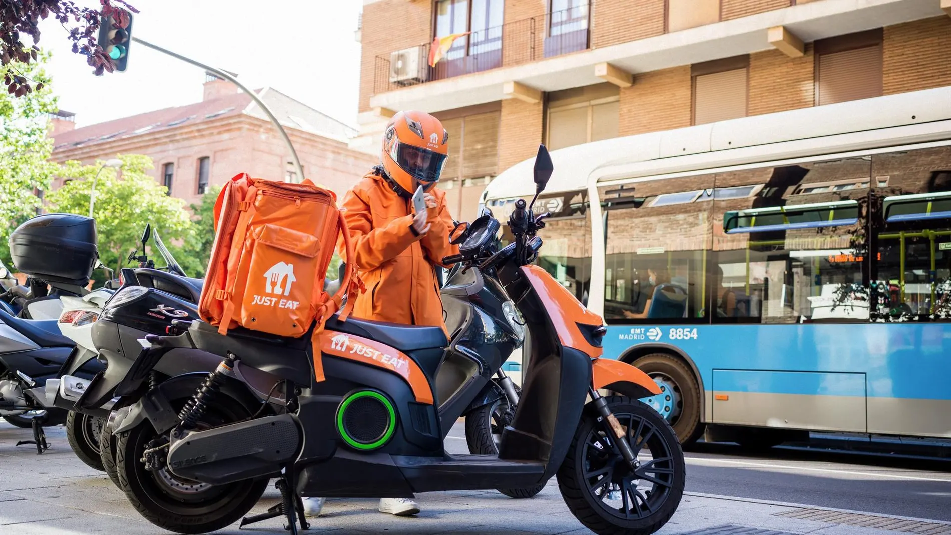 Economía.- Just Eat sigue diversificando su oferta con nuevas alianzas con Kinépolis y Smartbox