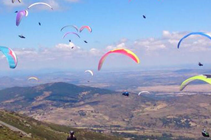 Parapente en el "paraíso" del vuelo, Piedrahíta