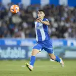 Fútbol.- El centrocampista catalán Carles Aleñá regresa en propiedad al Deportivo Alavés hasta 2029
