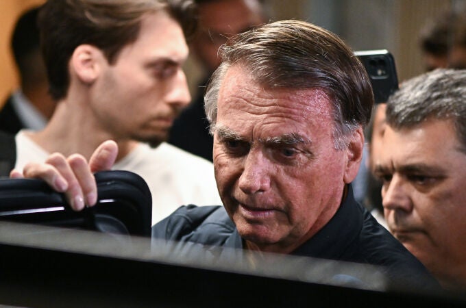 Brasil reacciona al arresto domiciliario de Jair Bolsonaro tras la defensa irracional de su hijo