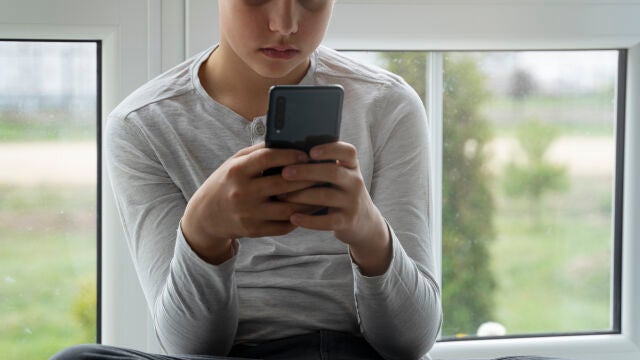 ¿Qué es la "retterofobia"? El trastorno digital que puede poner en riesgo tu salud mental