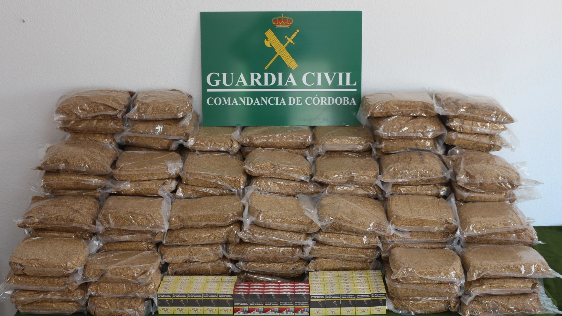 Tabaco de liar y cajetillas incautadas. REMITIDA / HANDOUT por Guardia Civil Fotografía remitida a medios de comunicación exclusivamente para ilustrar la noticia a la que hace referencia la imagen, y citando la procedencia de la imagen en la firma 27/07/2025