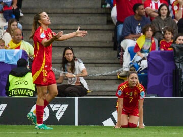 Guijarro y Carmona se lamentan durante la final