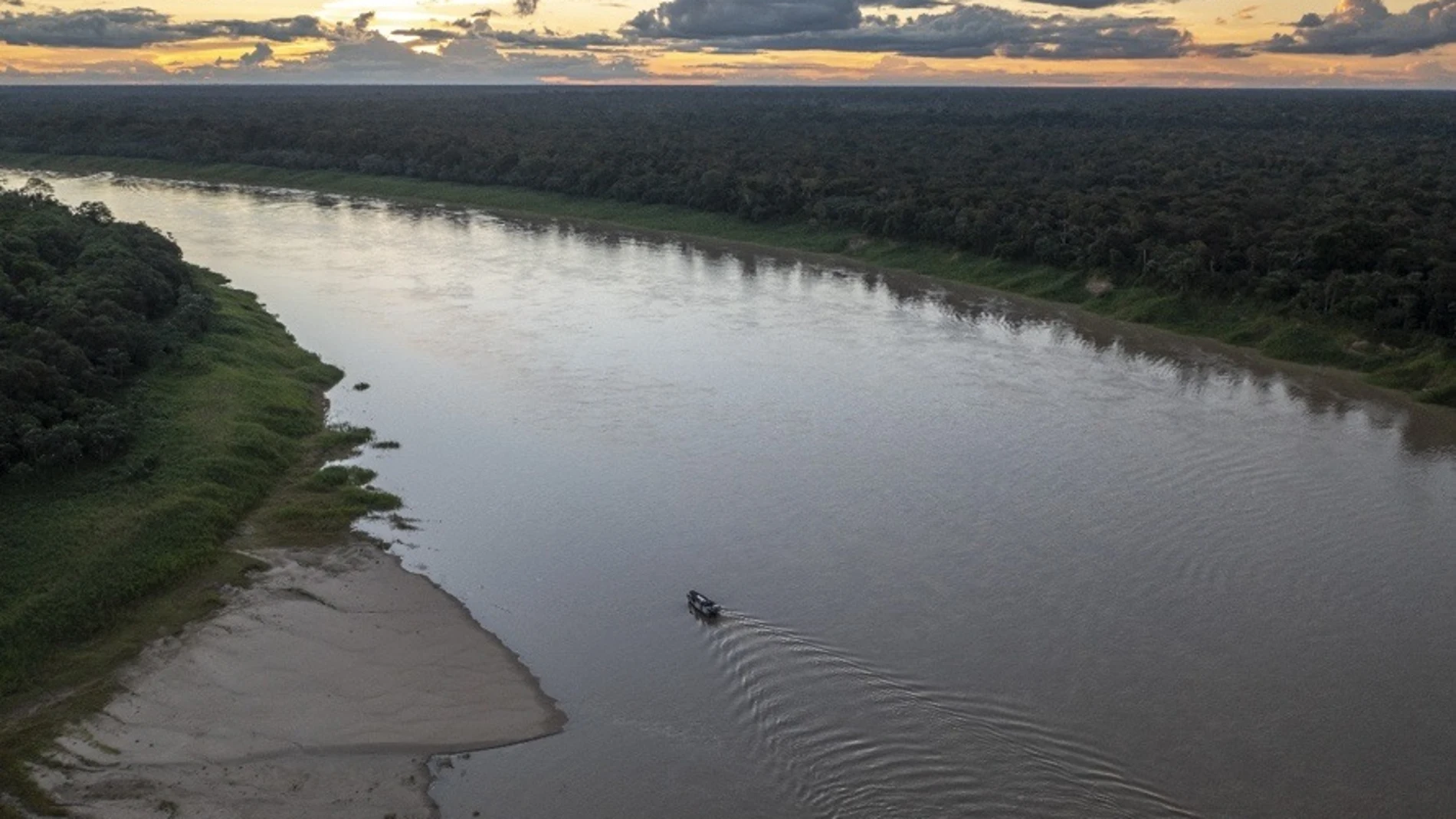 Río Juruá, en la cuenca del Amazonas REMITIDA / HANDOUT por ANDRÉ DIB Fotografía remitida a medios de comunicación exclusivamente para ilustrar la noticia a la que hace referencia la imagen, y citando la procedencia de la imagen en la firma 29/07/2025