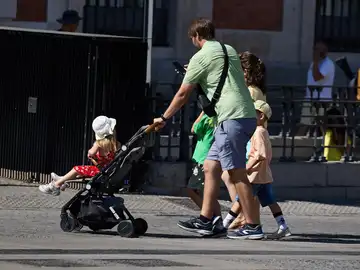 Familias numerosas madrileñas exigen reformar sistema de pensiones para "proteger" la maternidad y los cuidados Familias numerosas madrileñas exigen reformar sistema de pensiones para "proteger" la maternidad y los cuidados