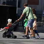 Familias numerosas lamentan que la ampliación de permisos parentales llega "con retraso"