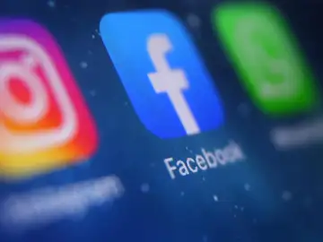 Facebook disparó sus pérdidas en España en 2024 hasta 51 millones tras pagar el plan de incentivos a empleados Facebook disparó sus pérdidas en España en 2024 hasta 51 millones tras pagar el plan de incentivos a empleados