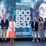 Rueda, con la conselleira de Política Social a la izquierda, durante el acto de hoy. 