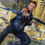 Jeremy Renner interpreta a Ojo de Halcón en el Universo Cinematográfico de Marvel