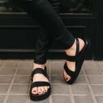 Sandalias con amortiguación de zapatilla: así son las Skechers más deseadas esta temporada