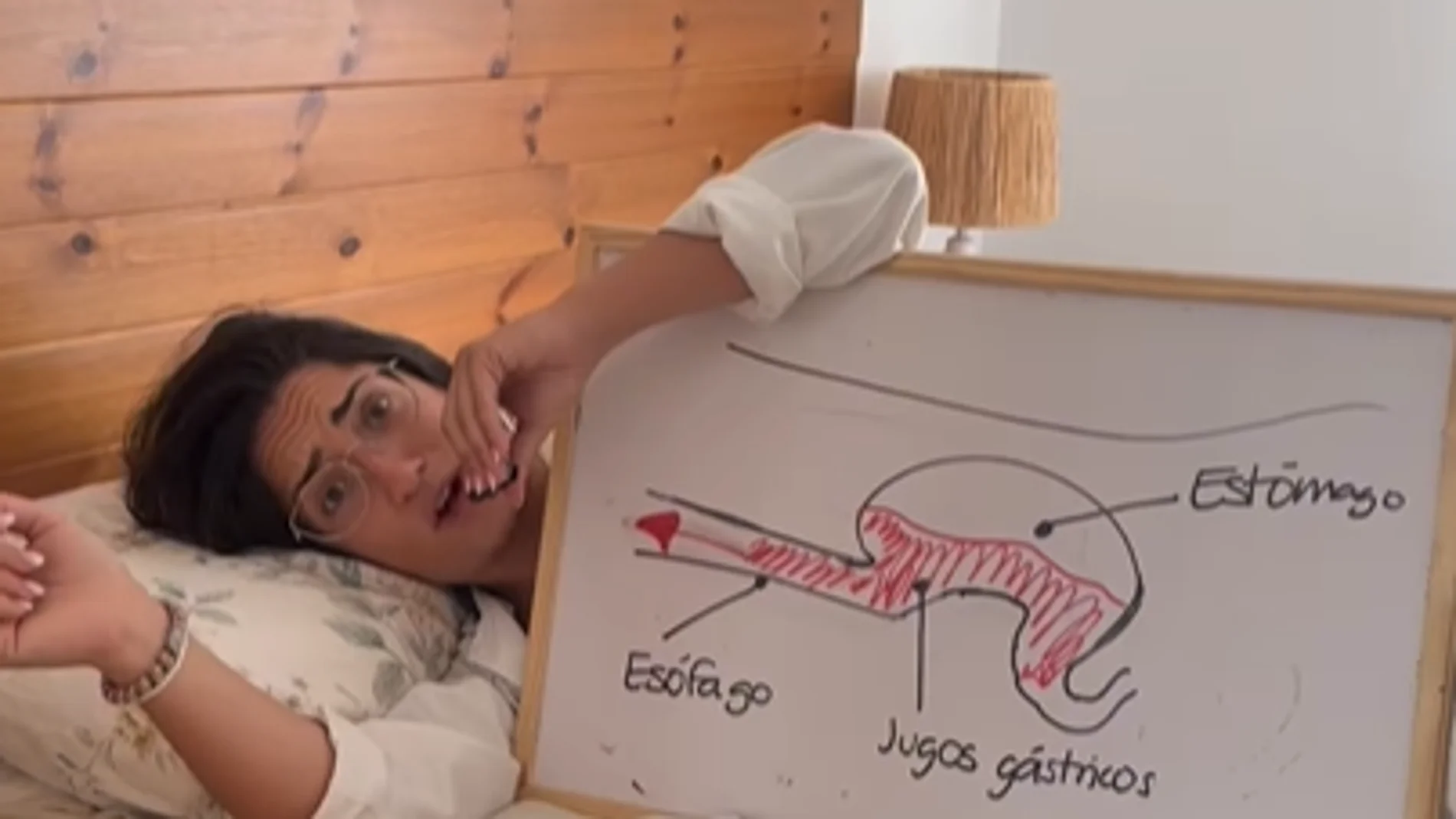 Sara Marín, médica, durante su explicación