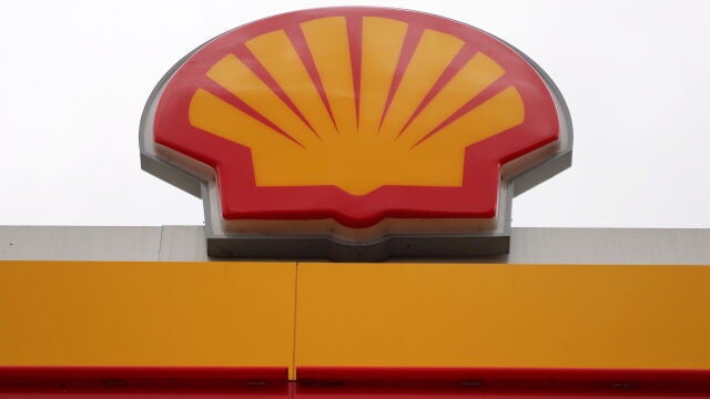 Shell reports earnings decline in second quarter of 2025